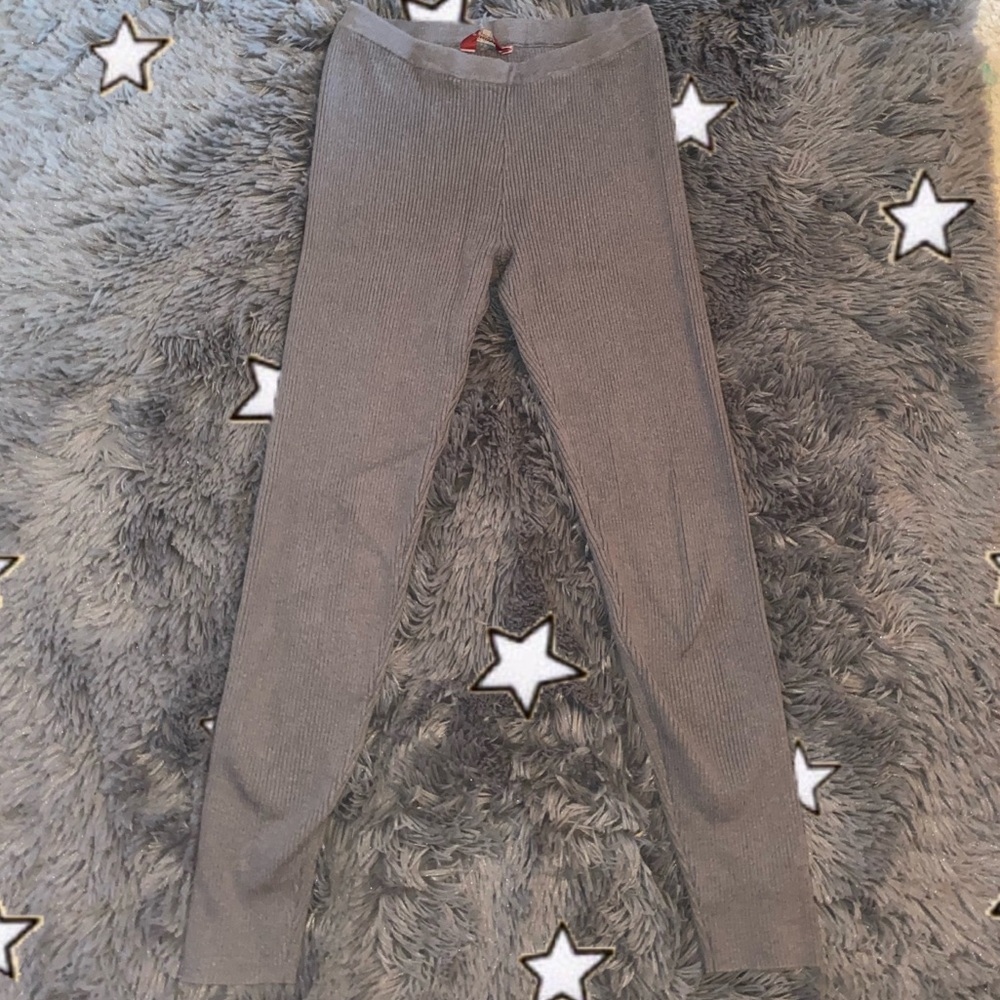 Stretchy grey comfortable leggings